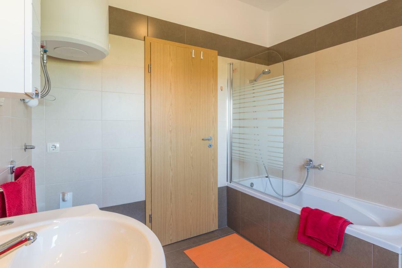 Apartments Lotus Sukošan Exterior foto